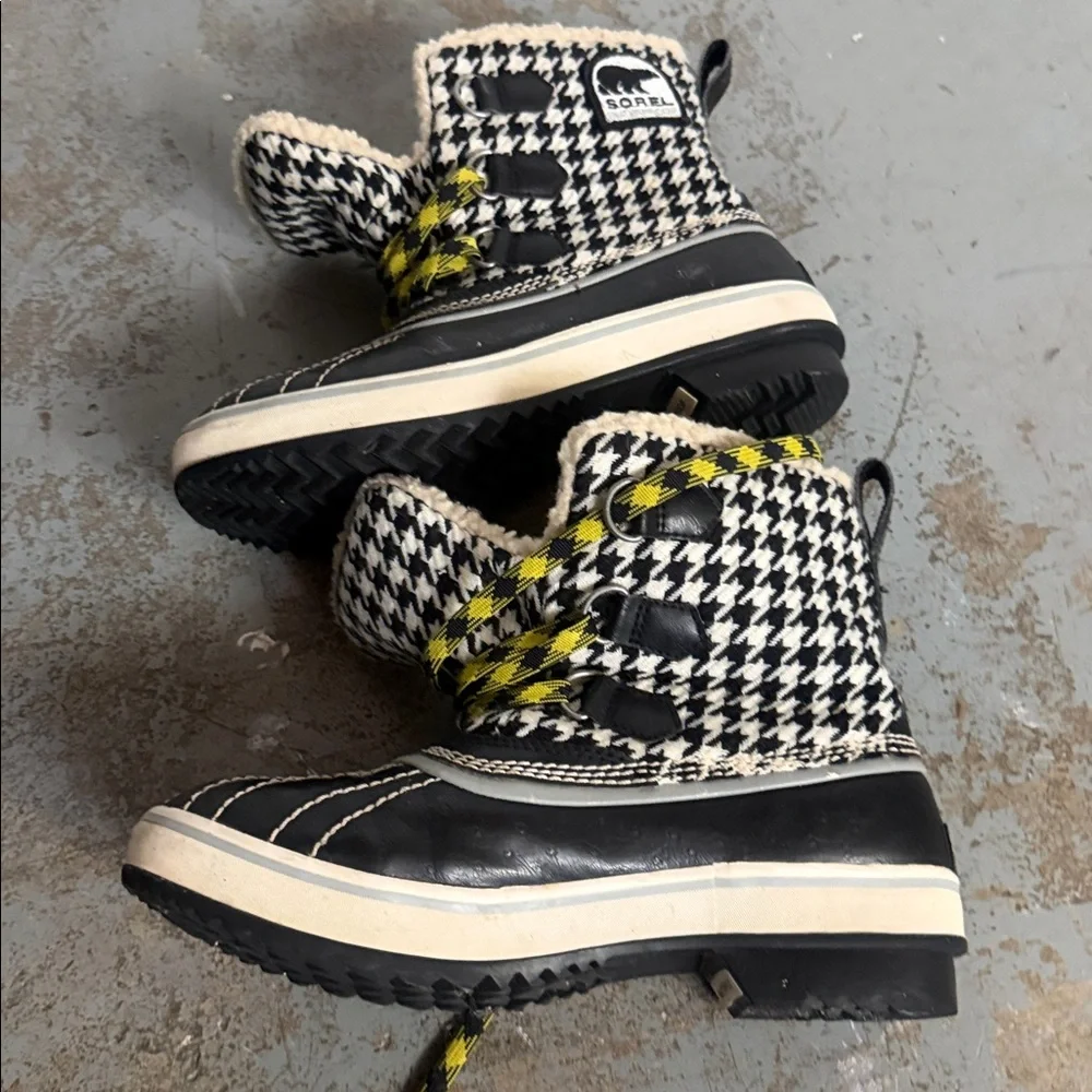 Sorel Black and Cream Winter Boots, 7 - Picture 7 of 12